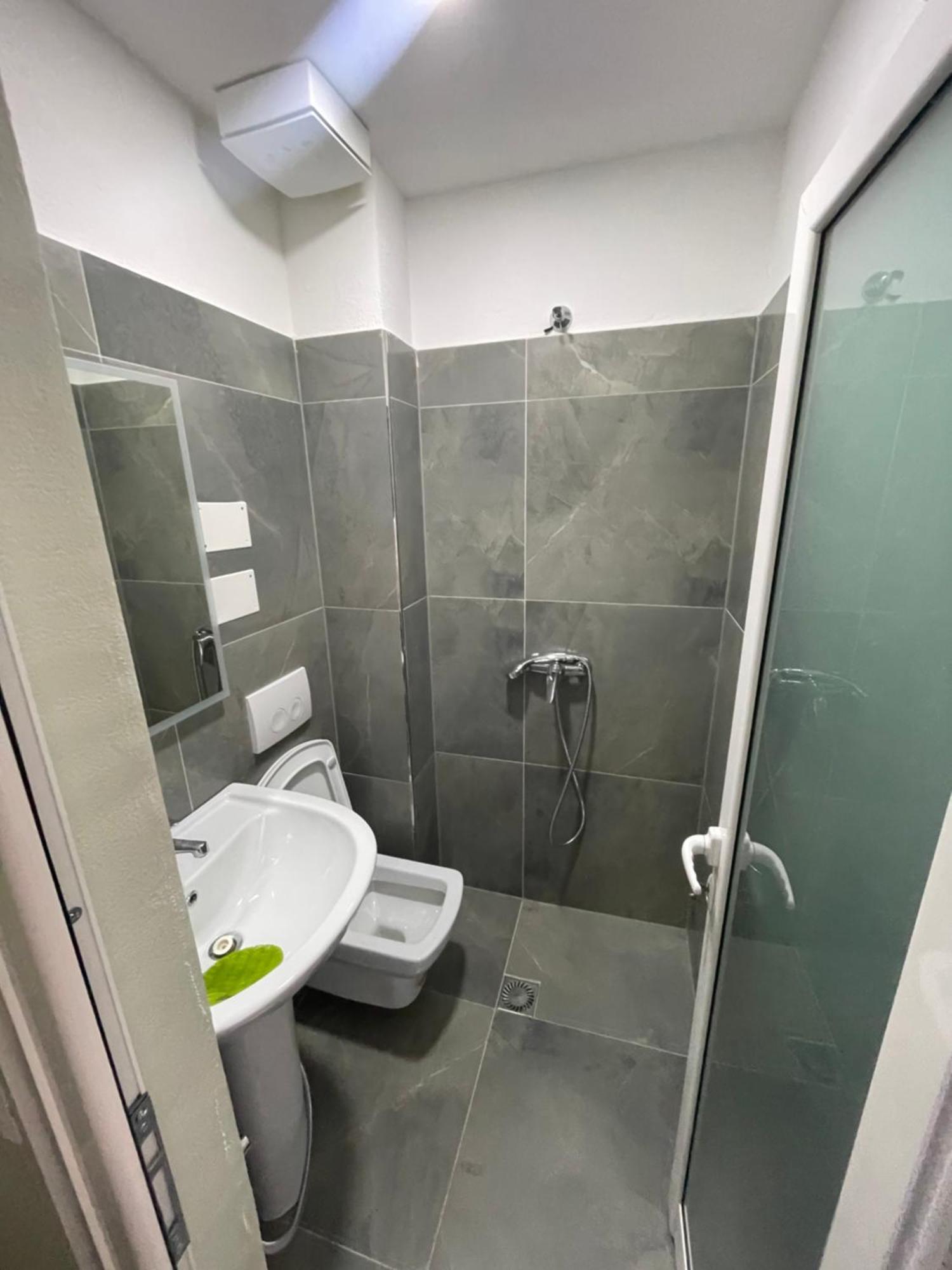 Lura Hotel Fushe-Lure Екстериор снимка