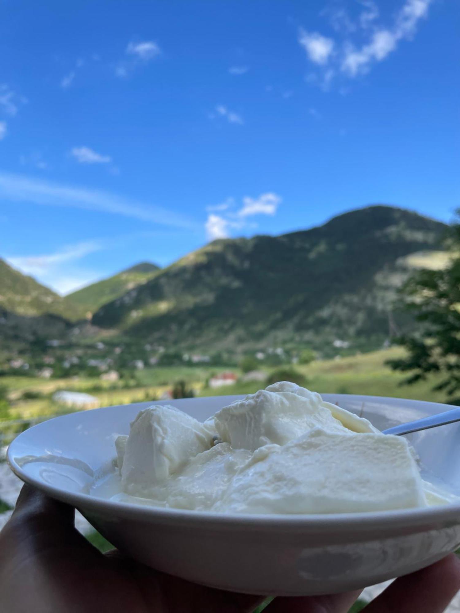 Lura Hotel Fushe-Lure Екстериор снимка
