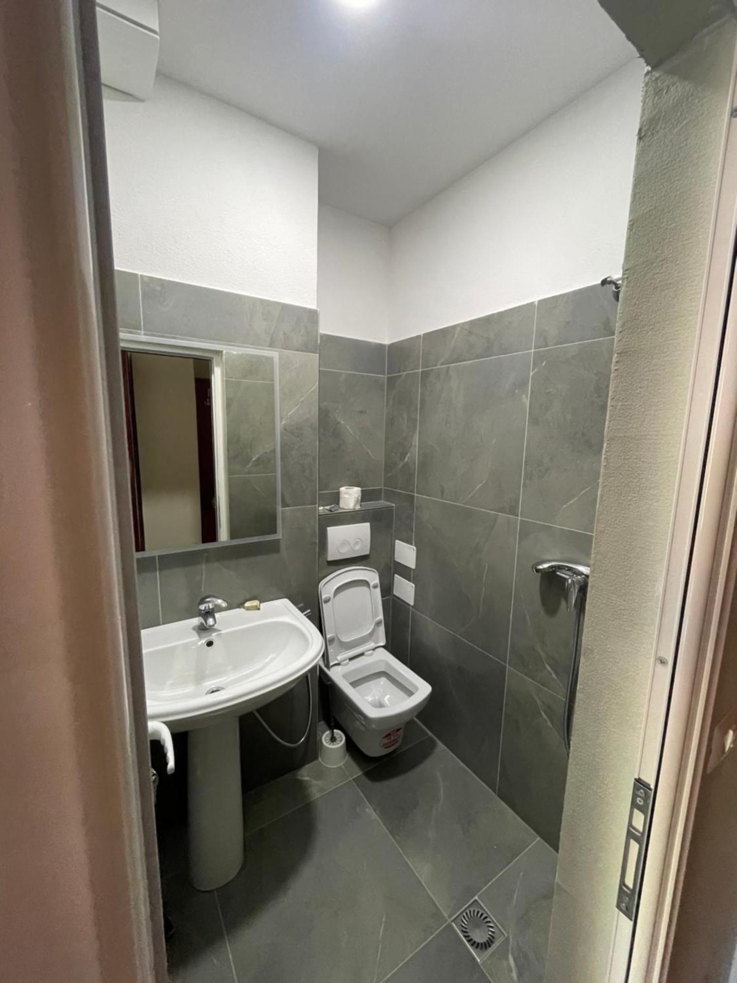 Lura Hotel Fushe-Lure Екстериор снимка