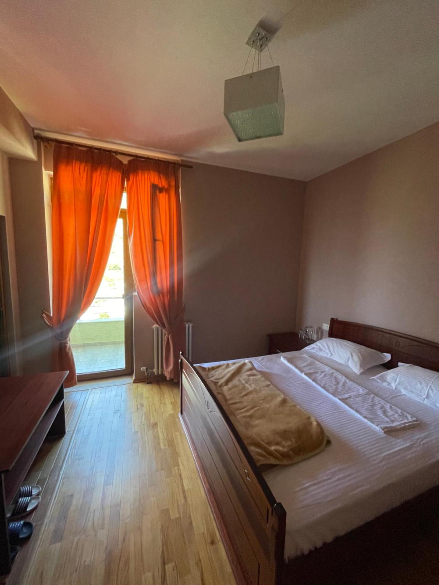 Lura Hotel Fushe-Lure Екстериор снимка